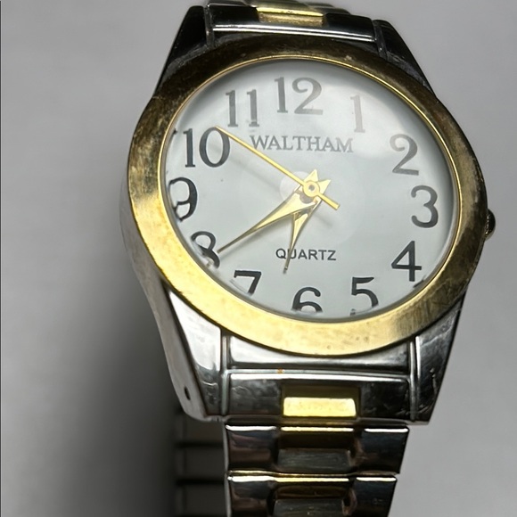 Ladies Waltham Quartz Watch - gold and silver tones - Picture 3 of 12